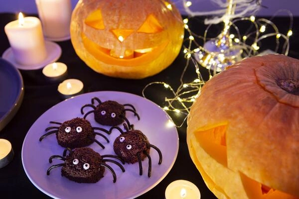 creepy crawlies en forma de magdalenas de chocolate
